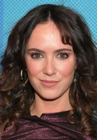 Amy Manson 