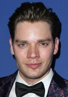 Dominic Sherwood / Szeryf federalny Mason Pollard