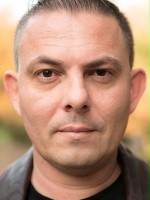 Ivan Sharudo / Mężczyzna w parku