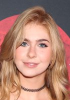 Elle LeBlanc 
