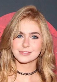 Elle LeBlanc 