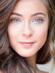 Lacy Hartselle / Lola