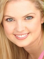April Brooks / Recepcjonistka