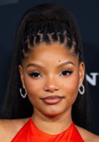 Halle Bailey / 