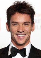 Jonathan Rhys Meyers / Louis Connelly