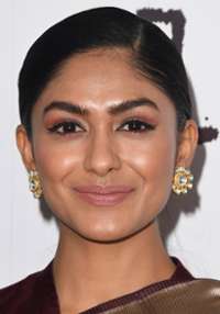 Mrunal Thakur 