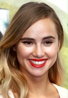 Suki Waterhouse / Sandra Wolsfeld - Miss USA