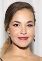 Solea Pfeiffer / Leanne