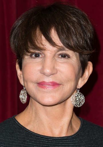 Mercedes Ruehl / Sędzia Hudson