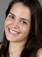 Valerie Daniella Hernandez Oloffson / Rosa Pérez, dyrektorka banku