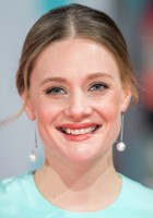 Romola Garai / Sylvie Cope