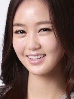 Cho-hee Oh / Eun-byeol Go, młodsza siostra Eun-jeong, córka Yeong-sook