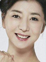 Hee-soo Jang / Soon-ok Jang, żona Ji-haka, matka Eun-seol i Eun-seoka