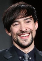 Blake Ritson / Porucznik Giles Vicary