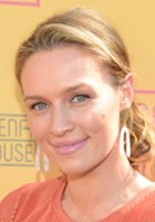 Michaela McManus / Grace Karn