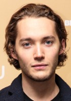 Toby Regbo / Wielebny James Trenchard