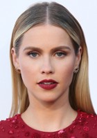 Claire Holt / $character.name.name