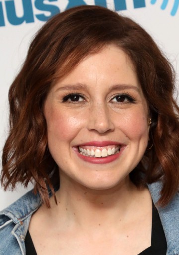 Vanessa Bayer / Evie