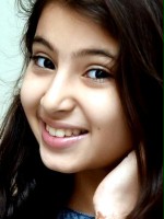 Sara Arjun / Sanaya, córka Anuradhy
