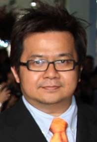 Prachya Pinkaew 