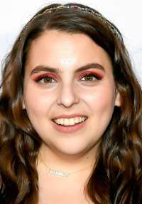 Beanie Feldstein 