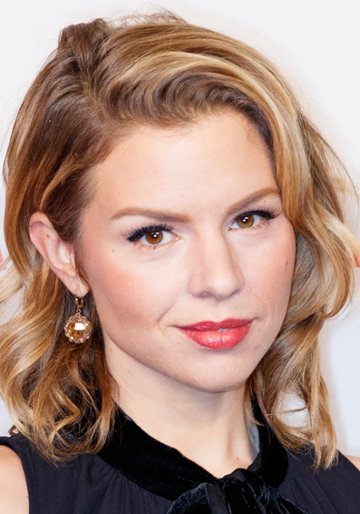 Ali Liebert / Nina