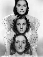 The Andrews Sisters / Sue Courtney