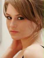 Brandi Facholas / Clarice
