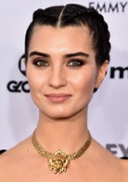 Tuba Büyüküstün / Mara Hatun