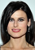 Nicole Holland / Lizzie