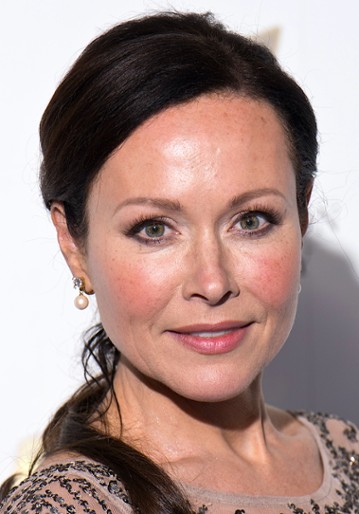 Amanda Mealing / Pułkownik Eleanor Grant