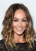 Sharni Vinson / Tina