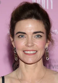 Amelia Heinle 