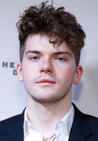 Colton Ryan 