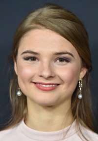 Stefanie Scott II