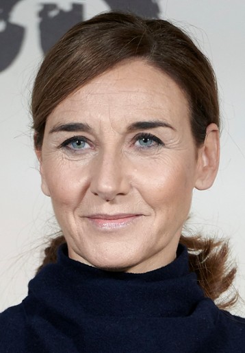 Mona Martínez / Inspektor policji