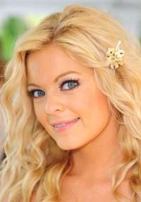 Hollie Winnard 