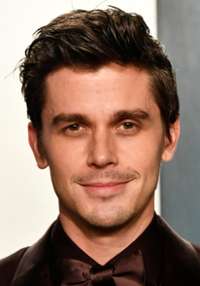 Antoni Porowski 