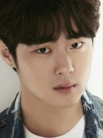 Byeong-gyu Jo / Nastoletni Rok-hwan Seol 