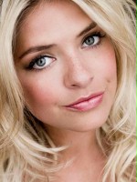 Holly Willoughby / 