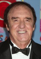 Jim Nabors / Hank Smith / Głupkowata osoba oglądająca film