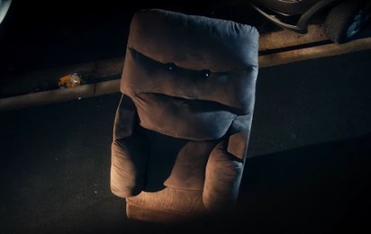 Killer Sofa - Zwiastun nr 1