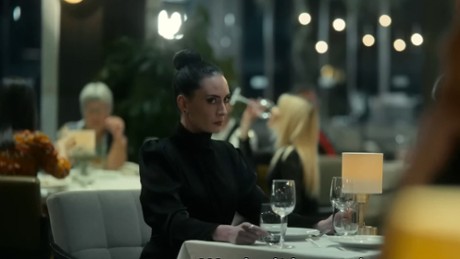 Przed kim uciekamy, Mamo? - Zwiastun nr 1 (angielski)