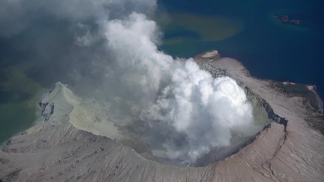 Trapped in the Volcano - Zwiastun nr 1
