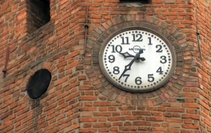Trzy minuty. 21:37 - Klip Zatrzymaliśmy zegary w całej Polsce 