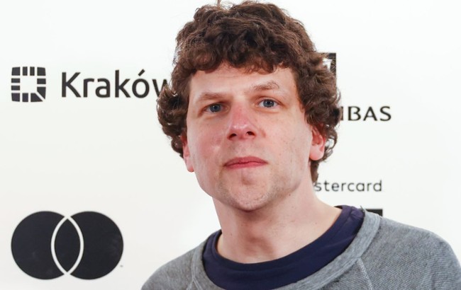 Mastercard OFF CAMERA: Jesse Eisenberg w rozmowie z Filmwebem 