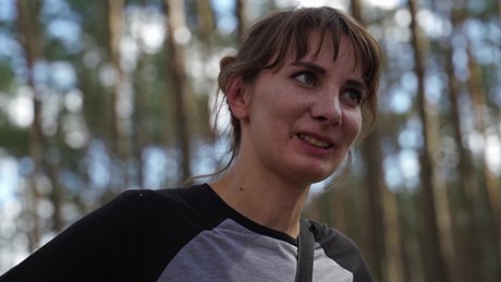 Poza widokiem, na skraju lasu - Zwiastun nr 1